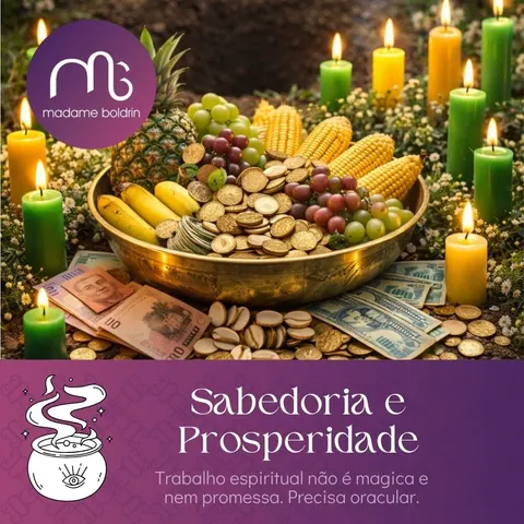 Bandeja com moedas, frutas e velas coloridas para a magia de prosperidade