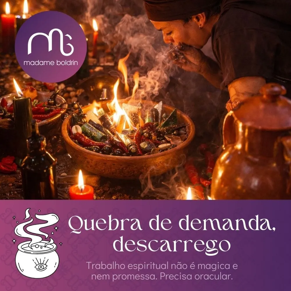 Defumação em chamas sobre o altar para a quebra de demanda